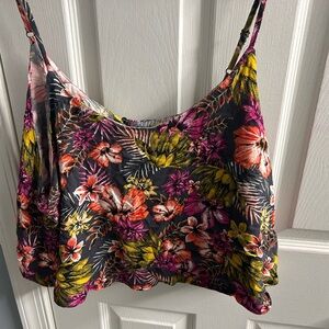 Juniors floral cropped spaghetti strap with peekaboo back. XXL.